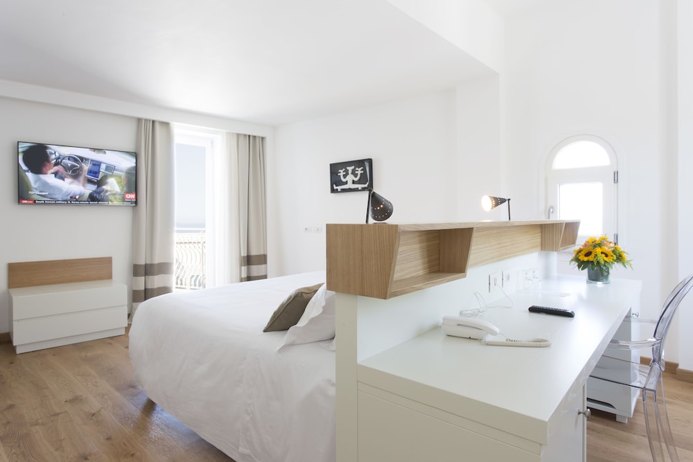 Villa Fiorella Art Hotel 35/80