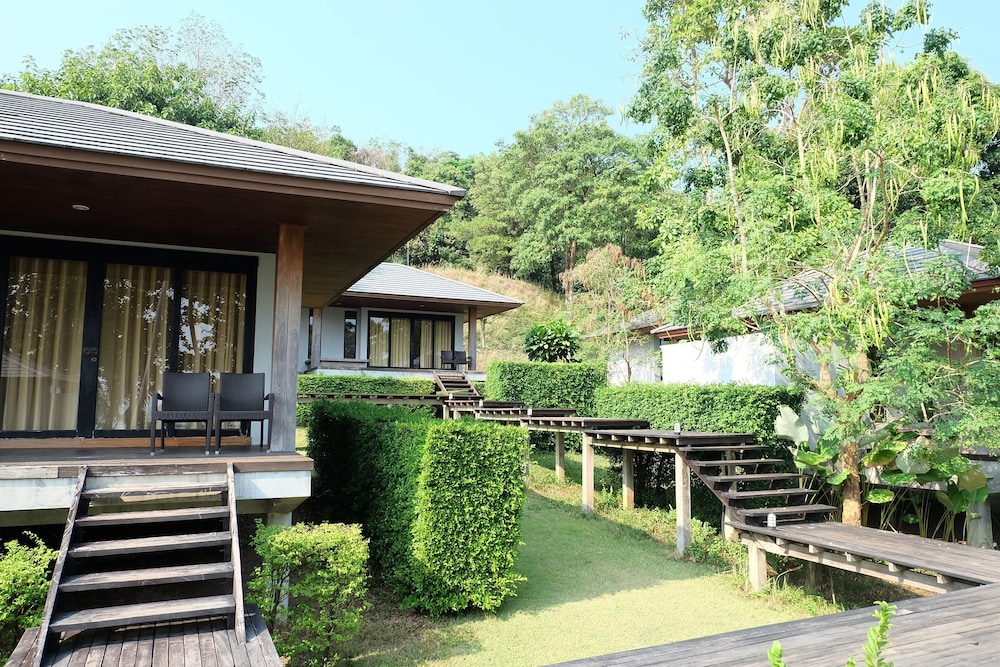Plub Pla Koh Mak Retreat 54/68