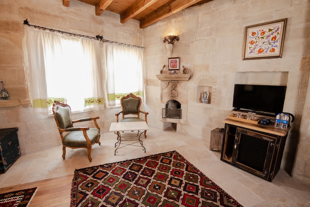 Sultan Cave Suites 58/77