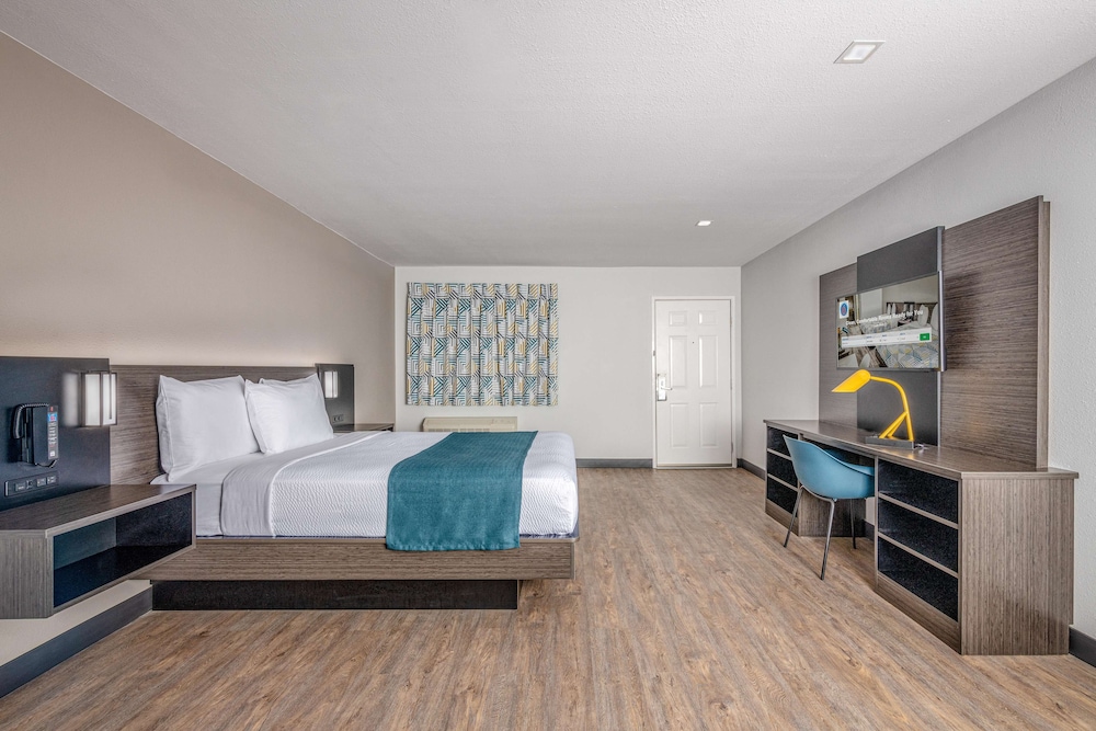 Motel6 Euless, TX - Dallas 11/28