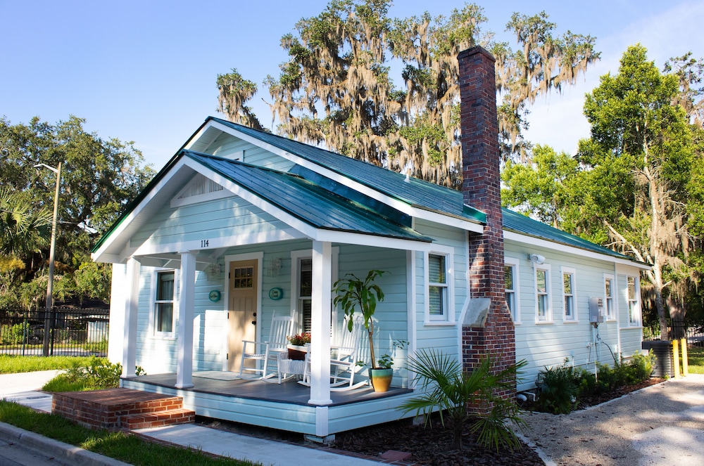 Sweetwater Branch Inn 3/77