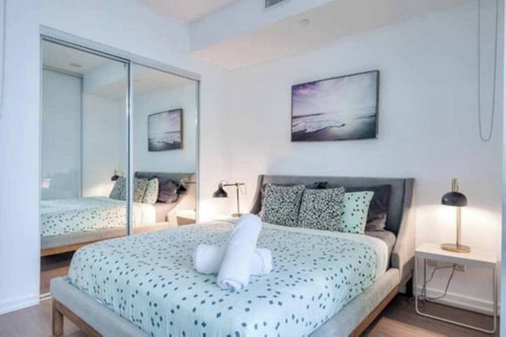 Peter Street Downtown Toronto Suites 5/13