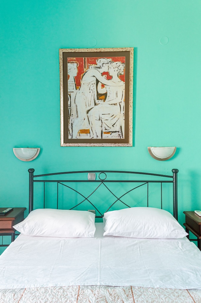Hotel-Mistral Aegina 8/50