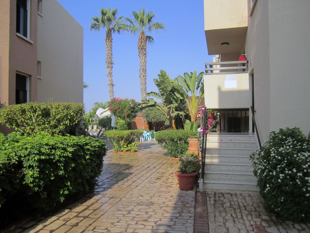 Senator Hotel Apartments - Adults Only 60/70
