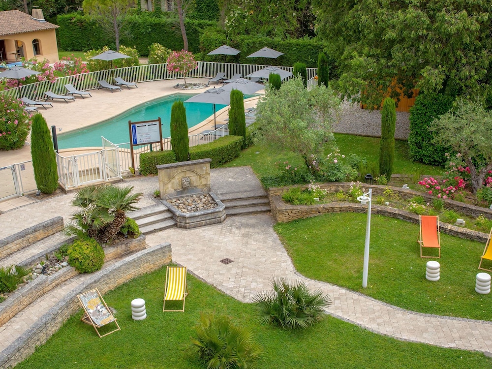 Hotel Novotel Aix En Provence Pont De L'arc Fenouilleres 73/76