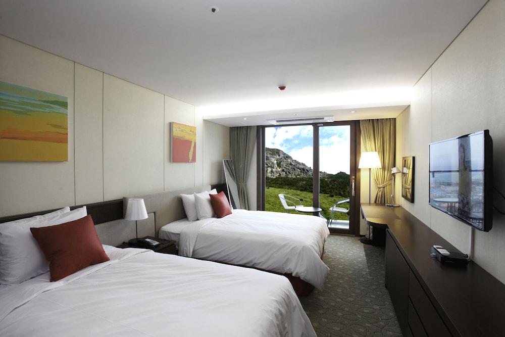 Ramada by Wyndham Jeju Hamdeok 15/70
