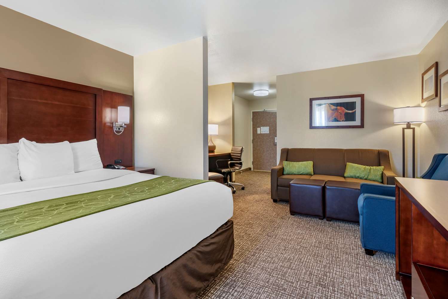 Suite, King Bed, Accessible