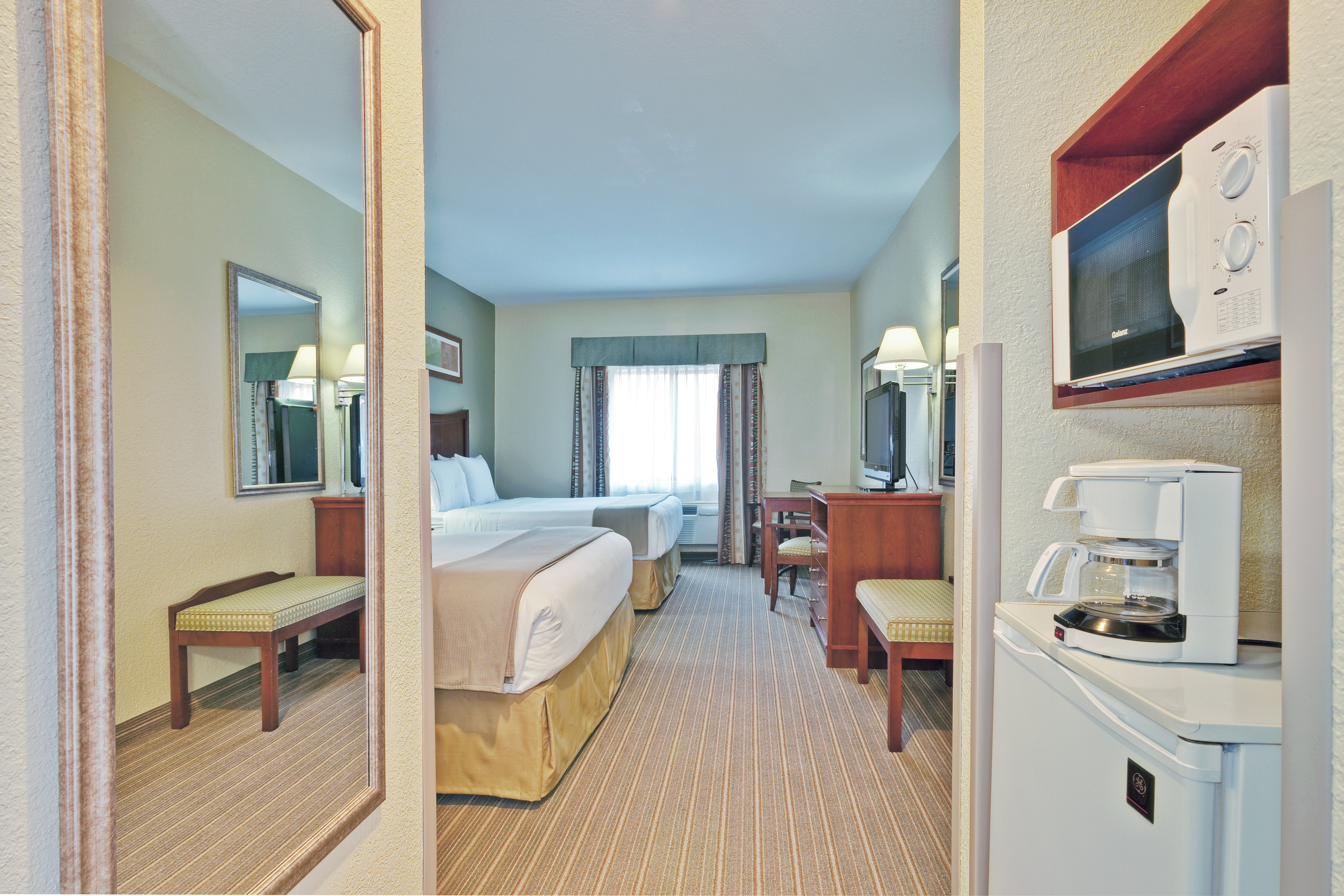 Holiday Inn Express Winfield 23/50