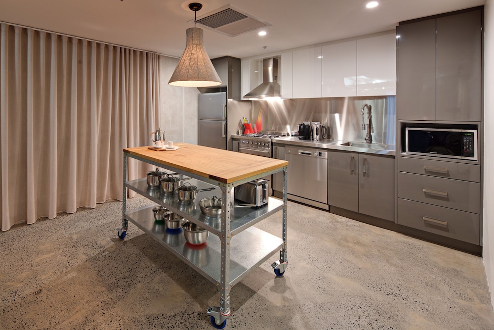 Zara Tower Serviced Apartments 66/78