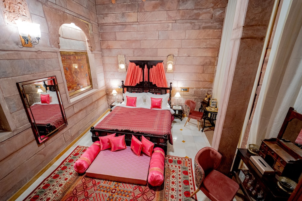 Amritara Manak Haveli, Jodhpur 47/63