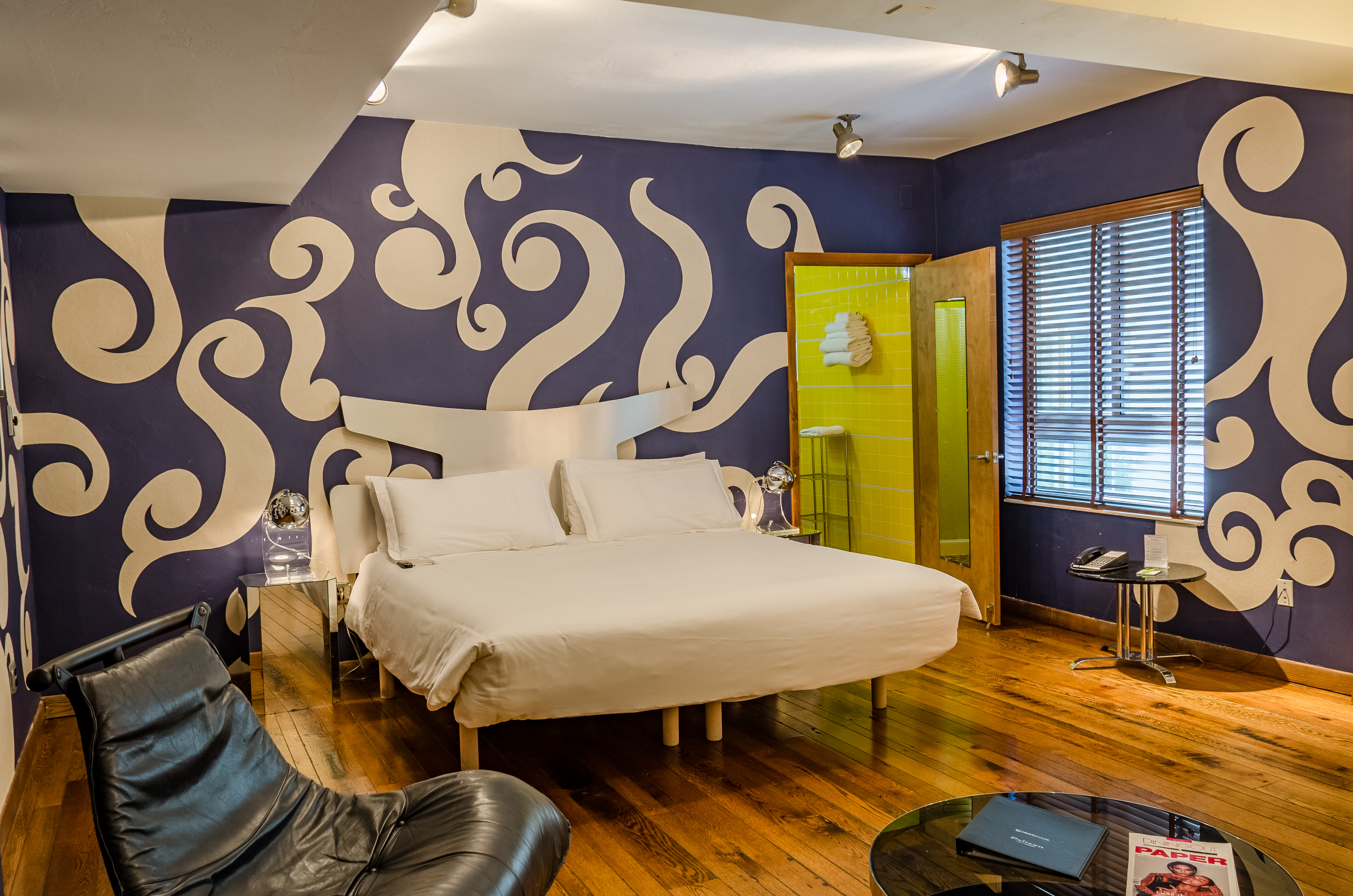 DELUXE, SUITE, KING BED