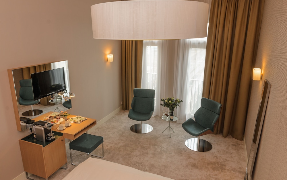 Amadi Panorama Hotel 42/61