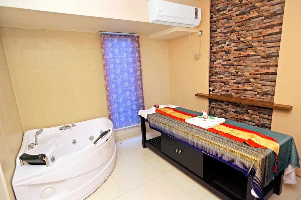 ASIA HOTEL AND RESORTS 32/60