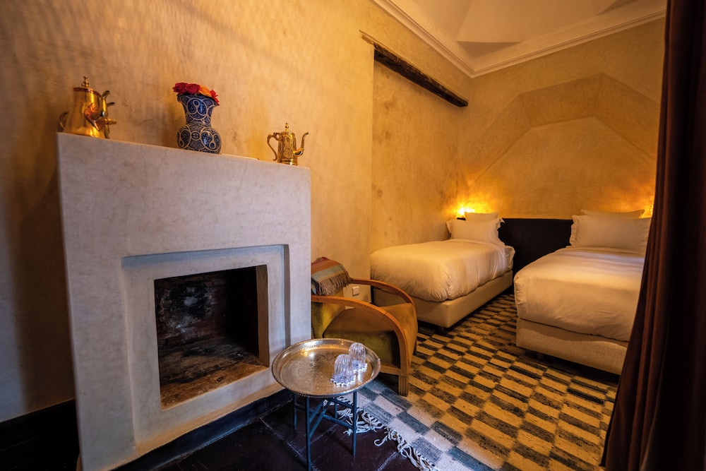 Riad Les Yeux Bleus 57/75