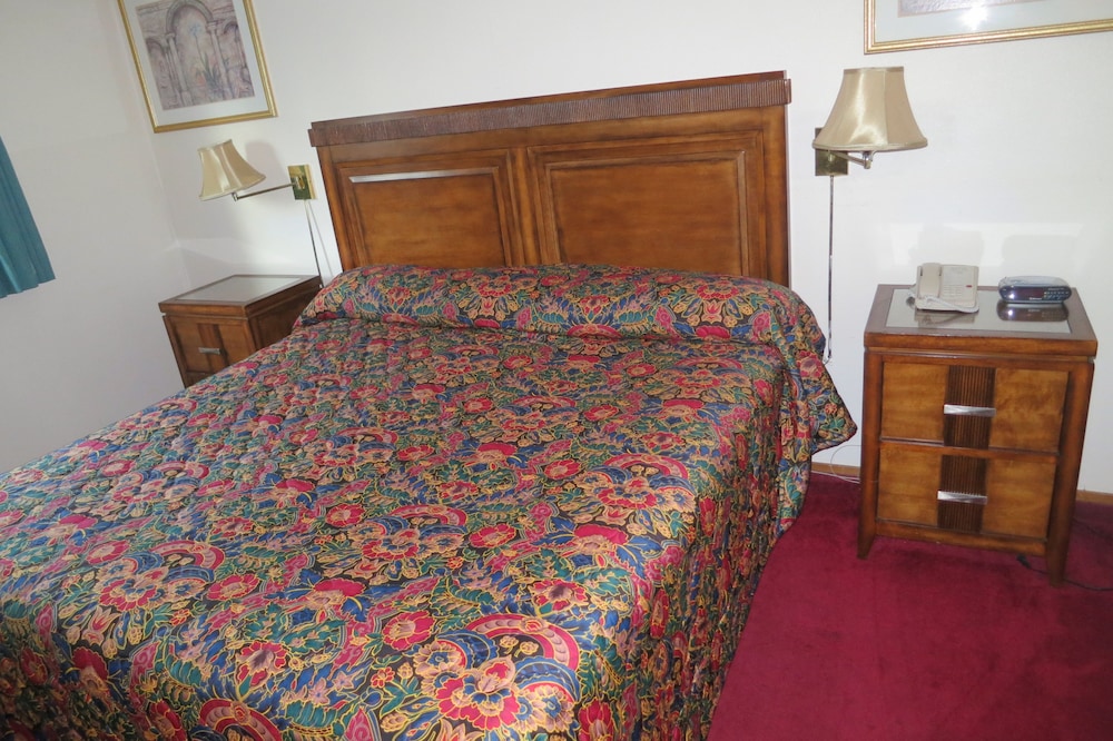 Bay City Motor Inn 10/67