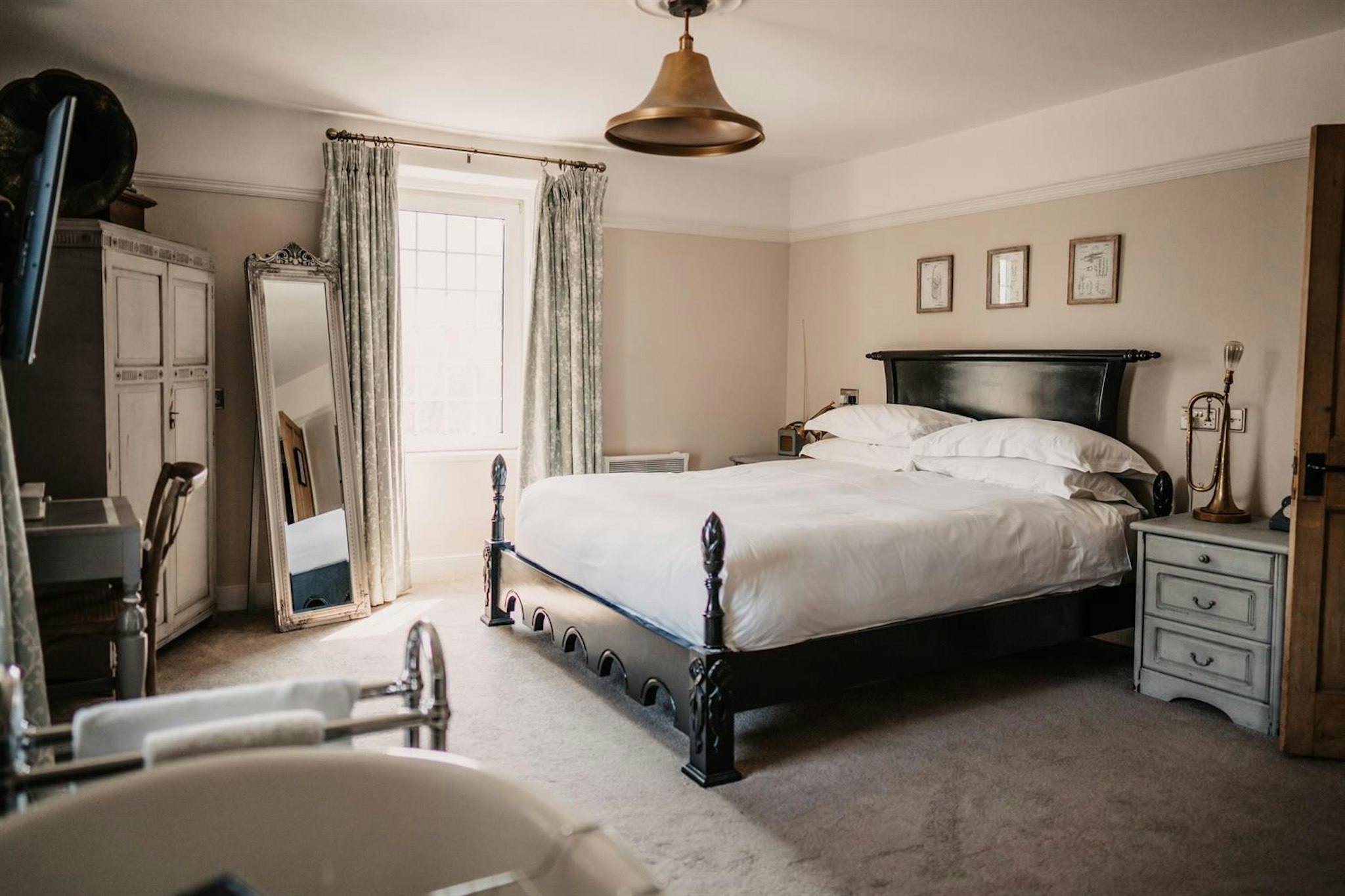 Super, Deluxe, Double Bed