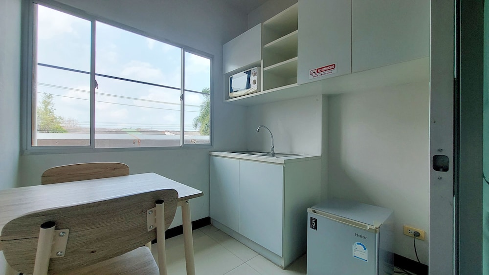 Fullroom 77 Srinakarin 48/68