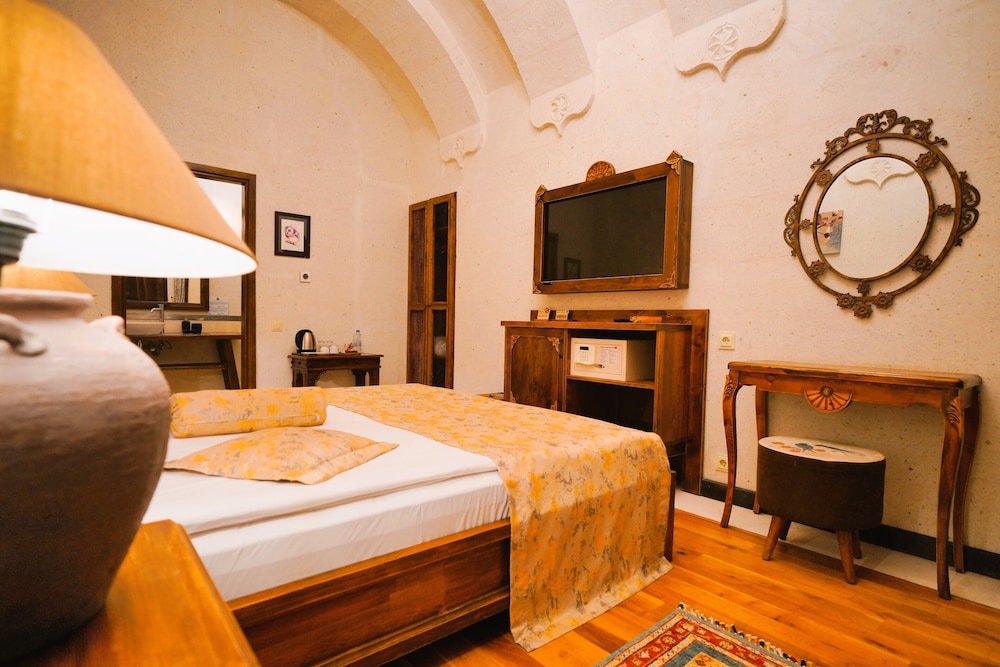 DELUXE, DOUBLE BED
