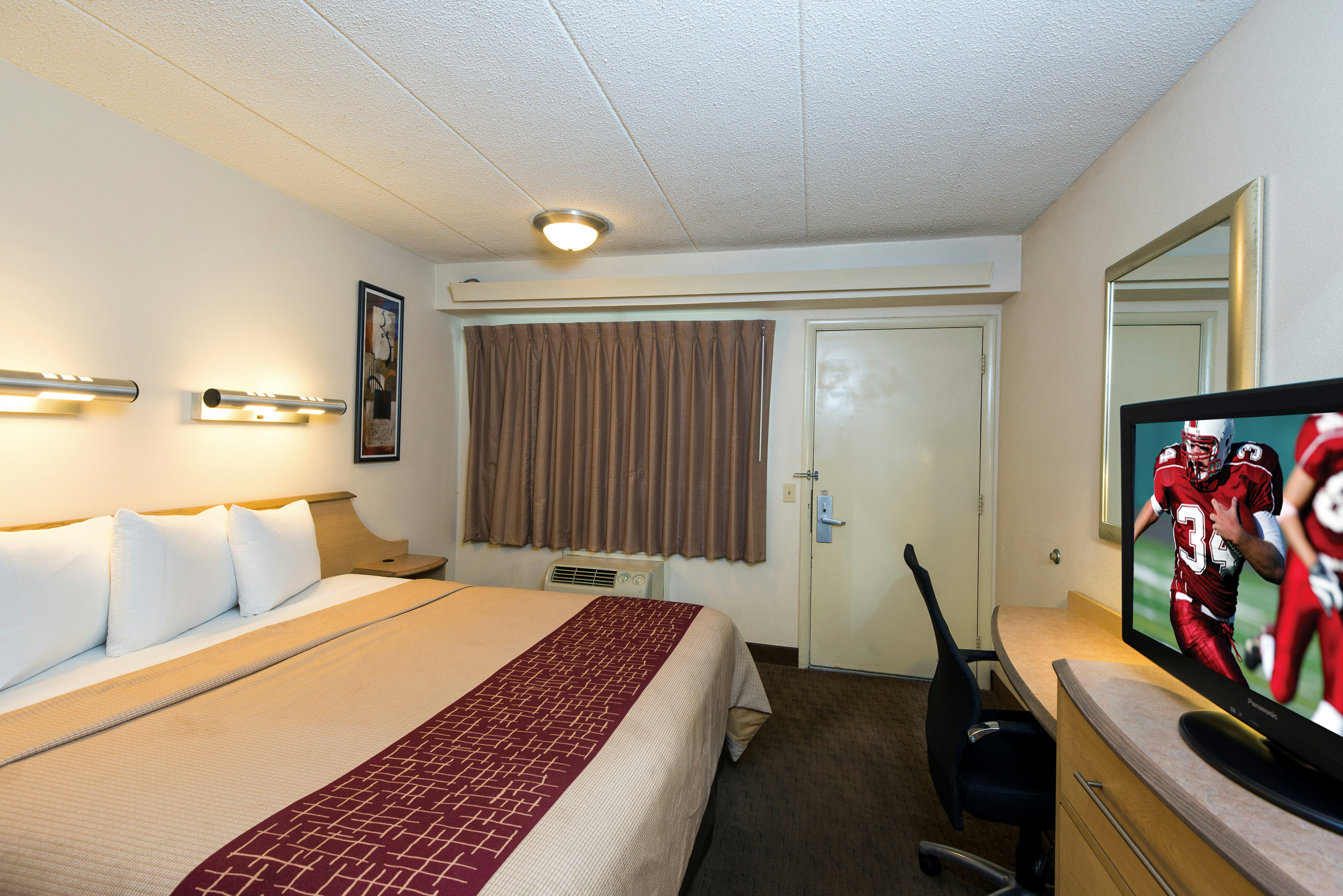 Room at Red Roof Inn Buffalo - Hamburg/ I-90, HAMBURG - NY