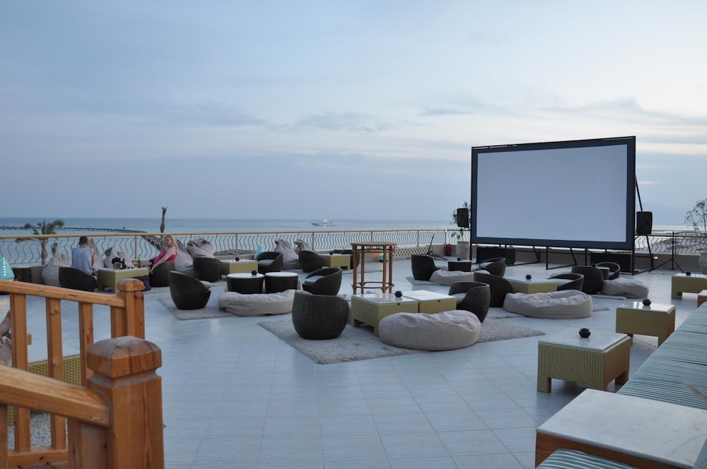 The Breakers Diving and Surfing Lodge 30/62