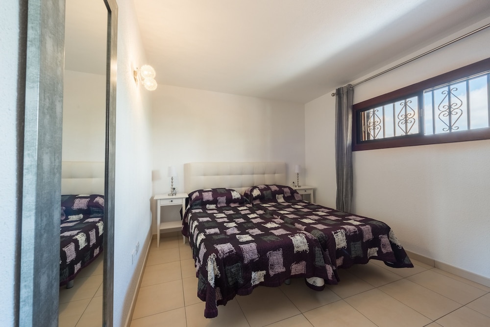 PALOMA BEACH APARTMENTS 21/57
