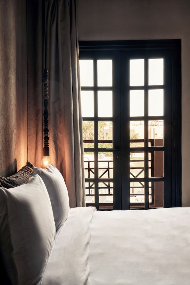 Superior, King Bed, Lagoon View