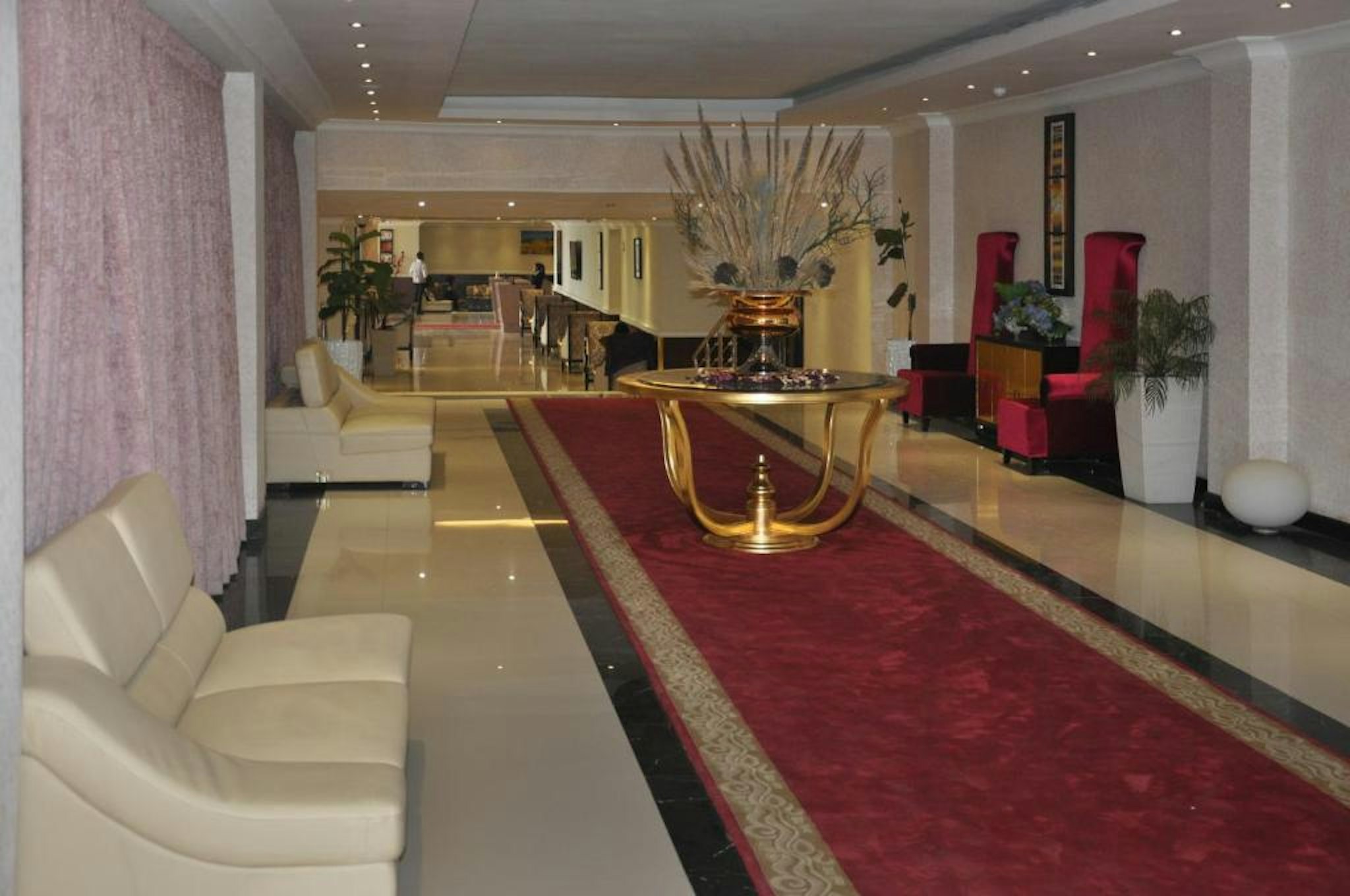 Elilly International Hotel 11/69