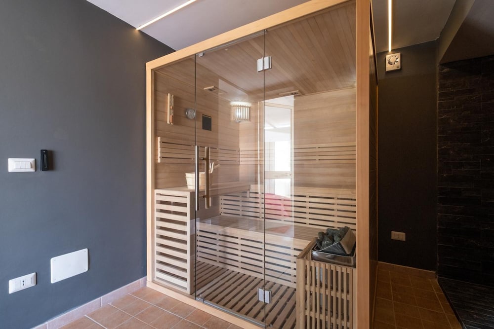 Ada Suites 62/62