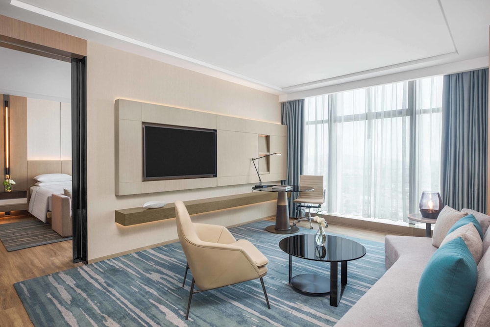 Courtyard By Marriott Shenzhen Bao An 24/45