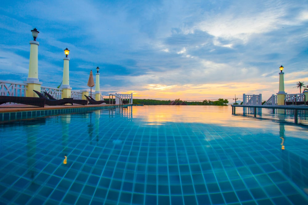 Krabi Front Bay Resort 40/50