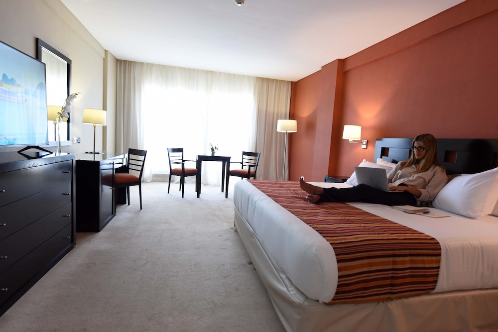 Suite, King Bed