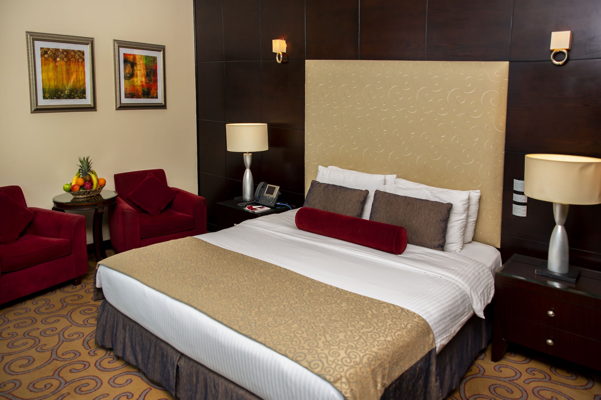 DELUXE, DOUBLE BED