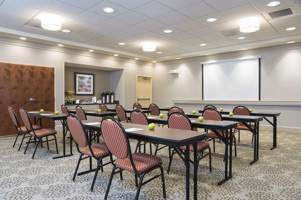 Hampton Inn & Suites Hartford - Manchester 53/61