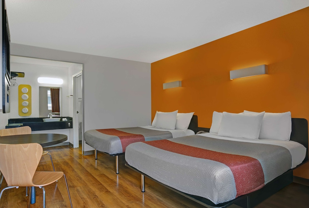 Motel6 Marina, CA - Monterey 23/58