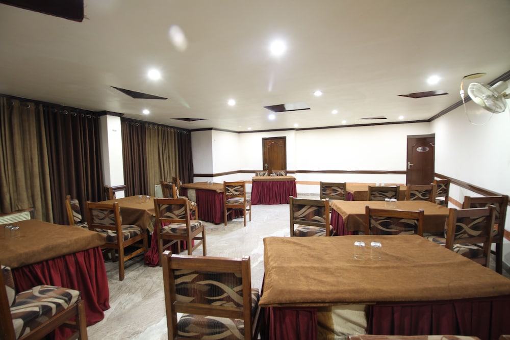HOTEL GRAND ARJUN 44/50