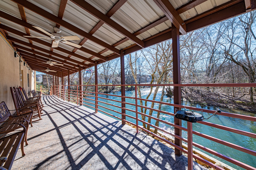 River Bend Inn 28/50