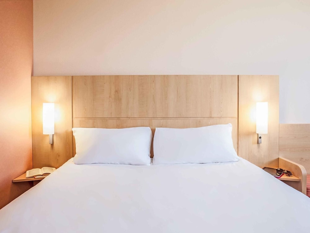 ibis London Elstree Borehamwood 27/60