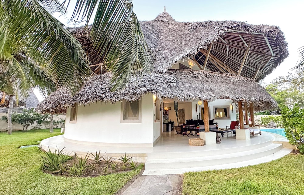 Leopard Point Luxury Beach Resort & Spa 4/52