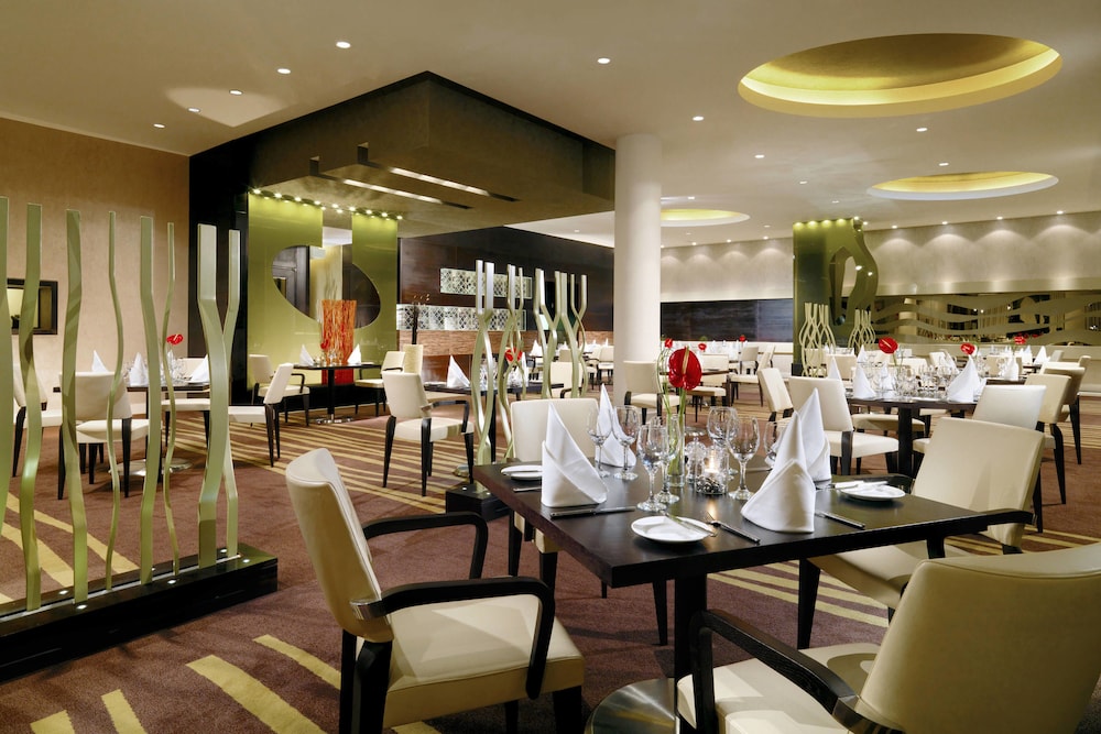 SHERATON ATHLONE HOTEL 42/49