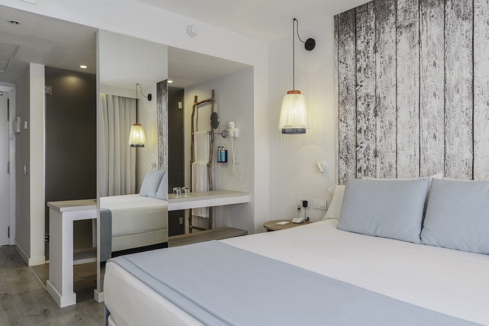 Aluasoul Mallorca Resort - Adults Only 16/71