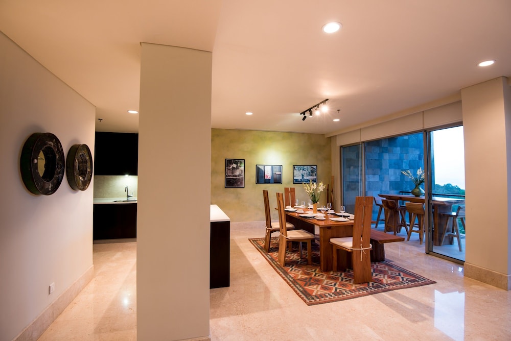 Luxury Apartment At Ayana Residences 25/50