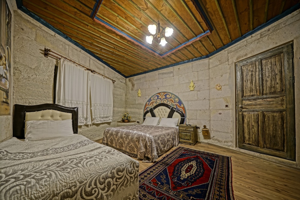 Kayatas Hotel 14/45