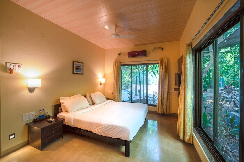 Forest, Suite, 2 King Beds