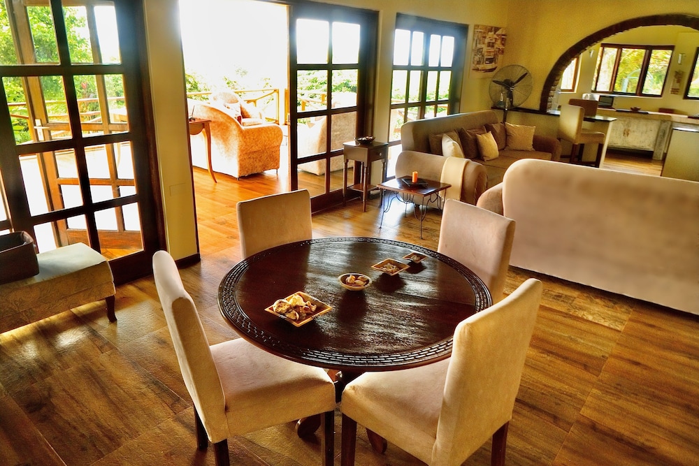 Pink Flamingo Boutique Hotel 39/48