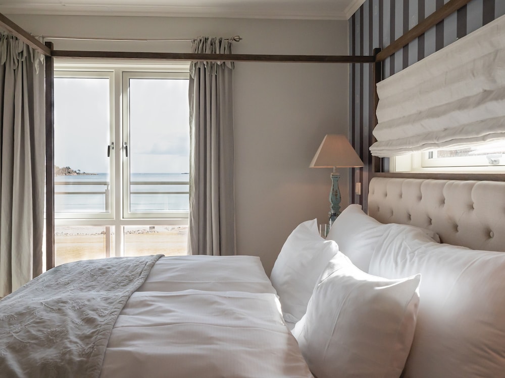 Strand Hotel Fevik 26/80