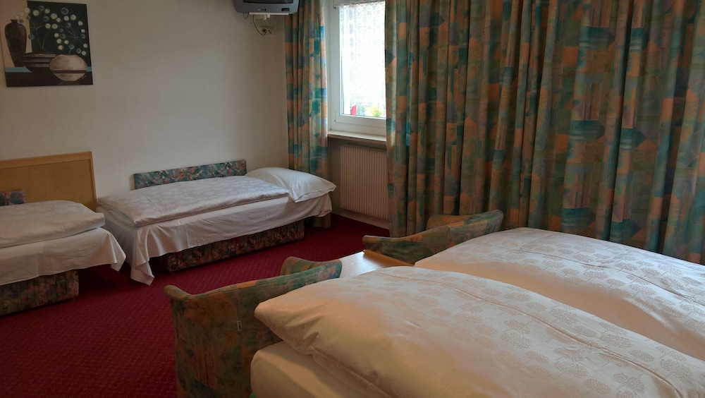 Hotel Rodes 21/68