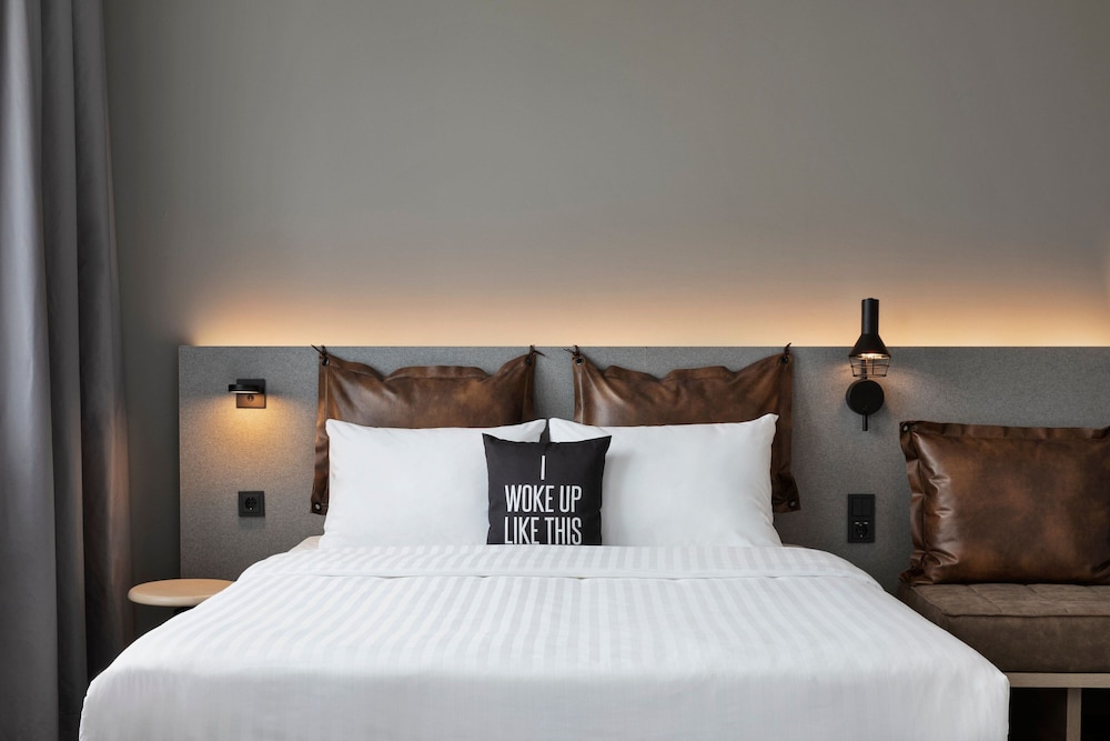 Moxy Duesseldorf City 11/50