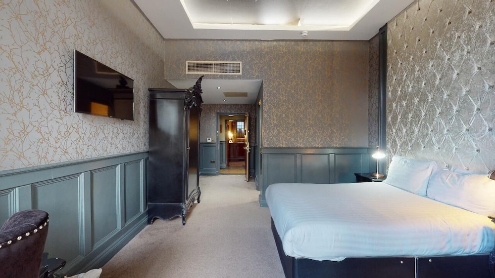The Exchange Hotel 5/36