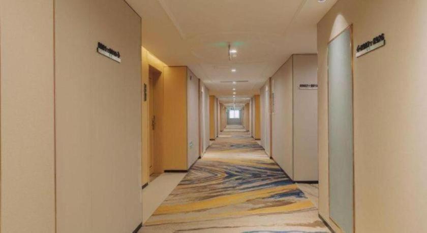 Vienna International Hotel Huangpu Develpoment Zone Branch 46/71