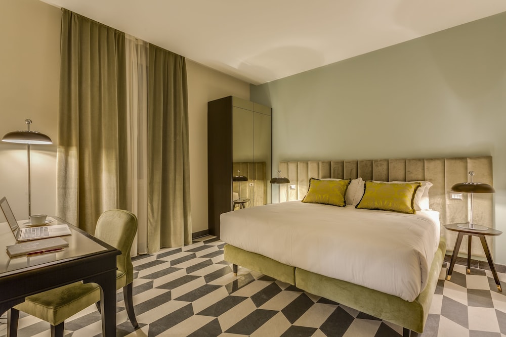 Otivm Hotel 10/63